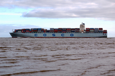 Containerschiff COSCO.JPG
